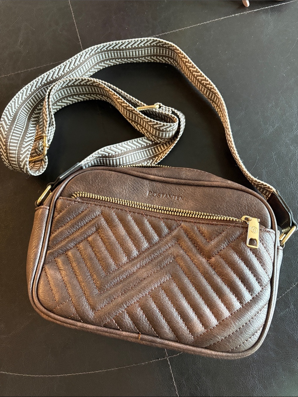 BOSTANTEN Quilted Crossbody Bag in Brown